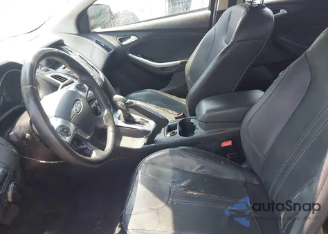 2013 Ford Focus Se z USA, uszkodzony, nr VIN 1FADP3F2XDL246149